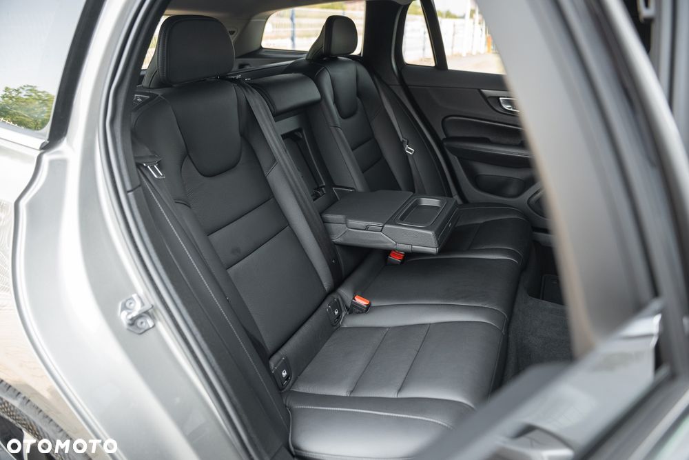 Volvo V60 D3 Momentum Core - 36
