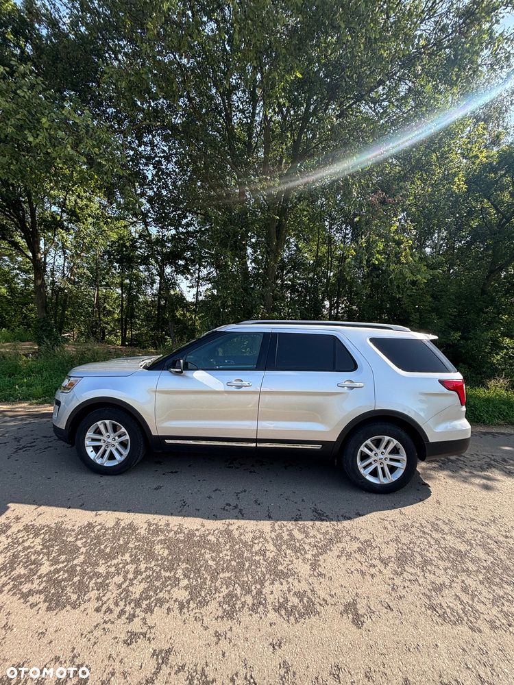 Ford Explorer - 1