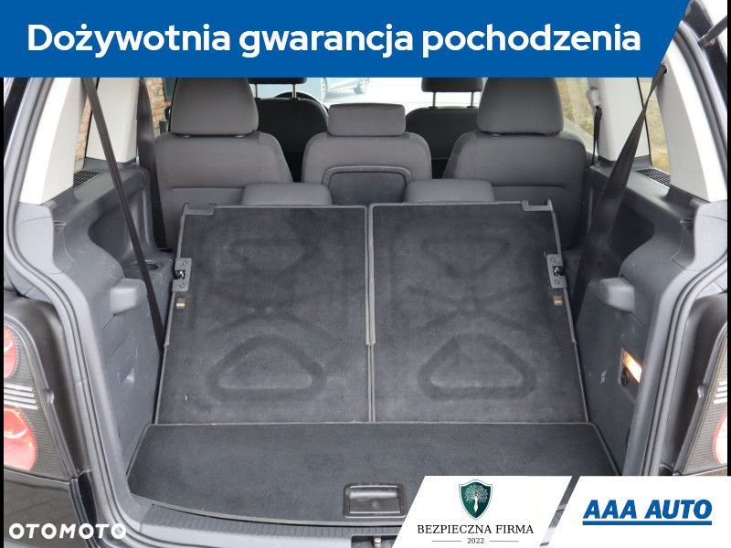 Volkswagen Touran - 20