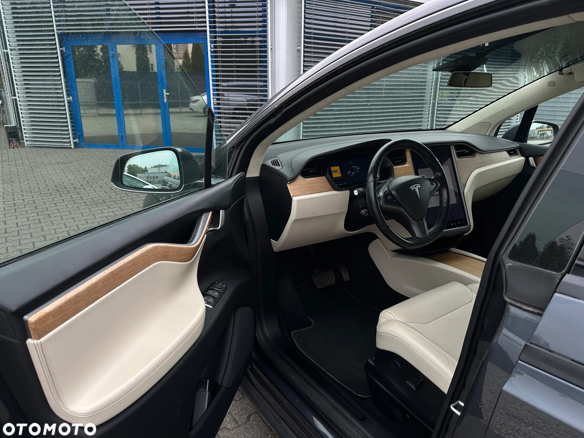 Tesla Model X Long Range Plus - 10