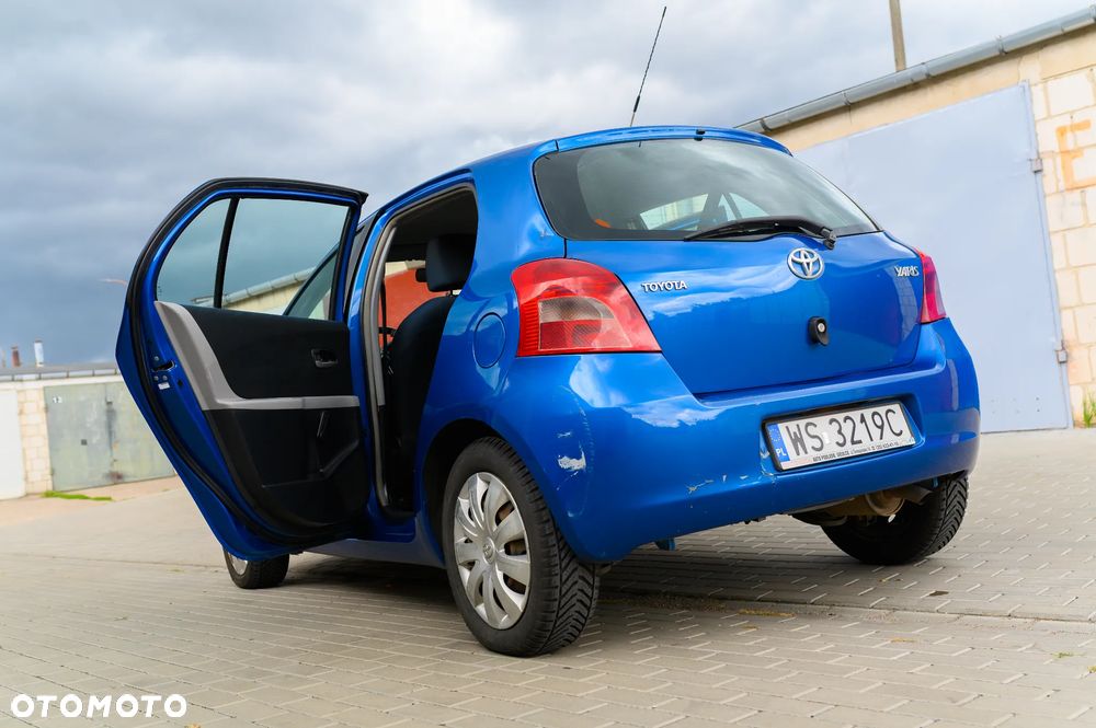 Toyota Yaris 1.3 Terra Gold - 11