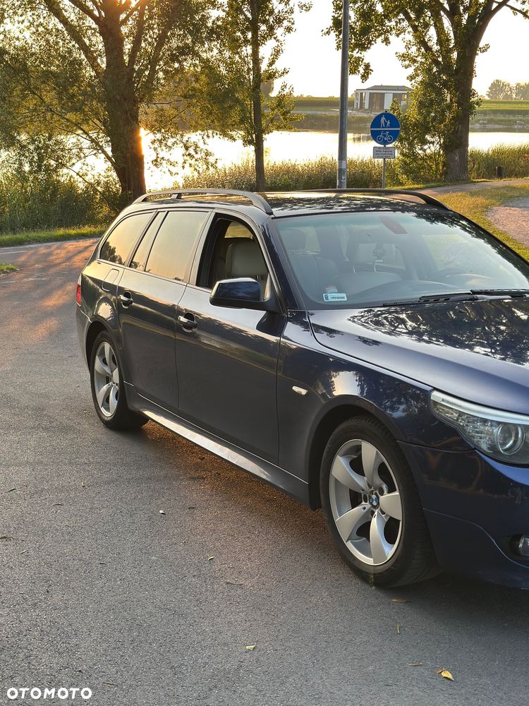 BMW 5 Series 2009 photo 2
