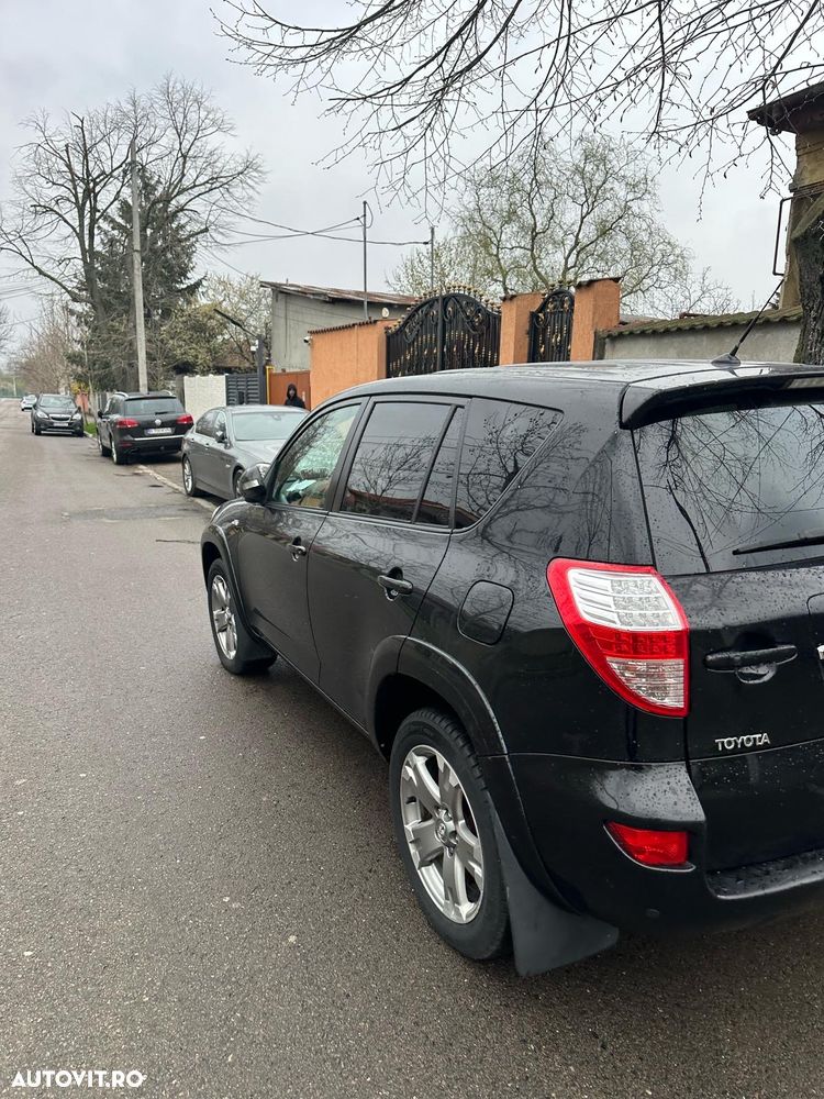 Toyota RAV4 2.2 D-4D 4x4 Executive - 3