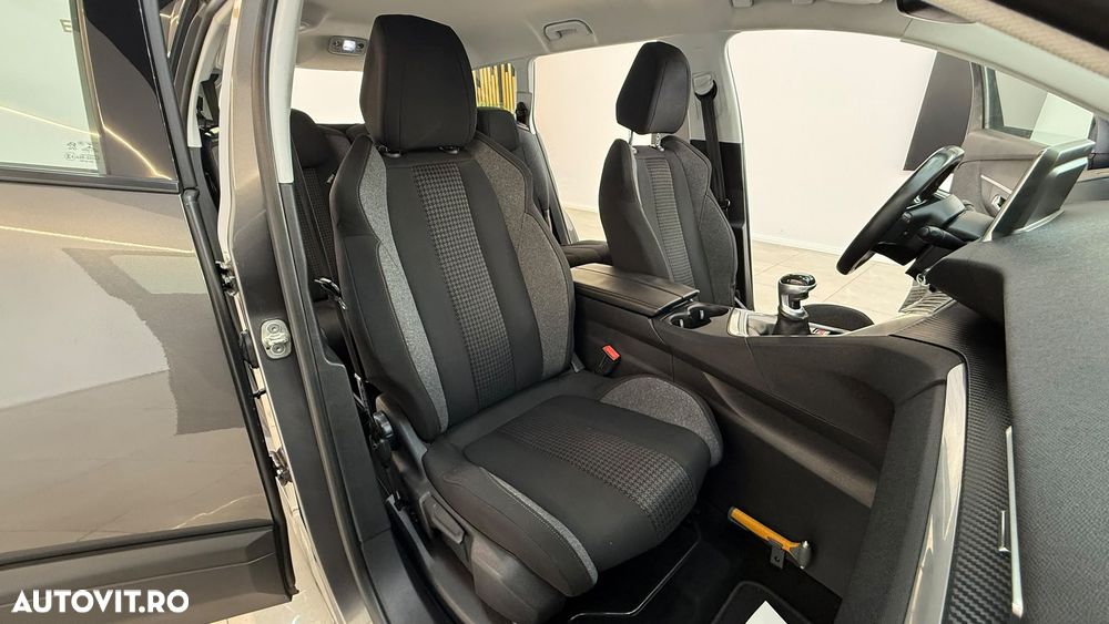 Peugeot 5008 - 28