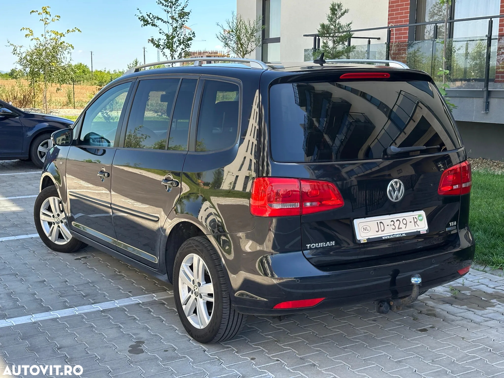 Volkswagen Touran 1.6 TDI DPF MATCH - 4