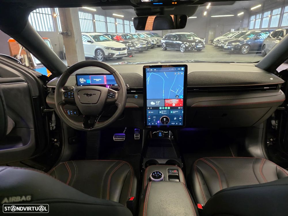 Ford Mustang Mach-E AWD PREMIUM - 8