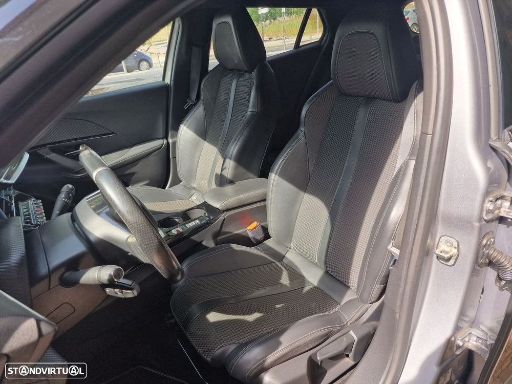 Peugeot 2008 1.2 PureTech GT - 29
