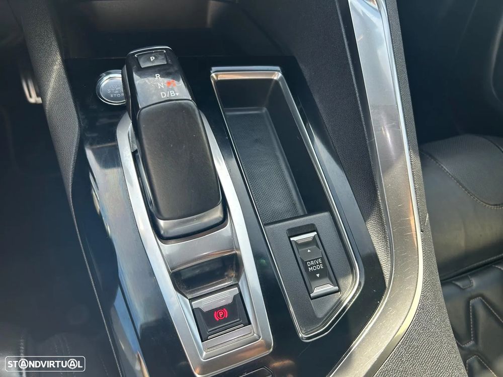Peugeot 3008 1.6 Hybrid4 GT Line e-EAT8 - 16