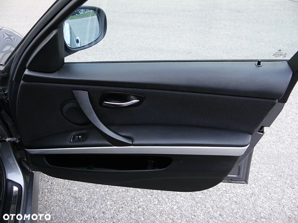 BMW Seria 3 318d DPF Edition Lifestyle - 29