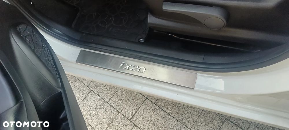 Hyundai ix20 1.6 blue Space - 13