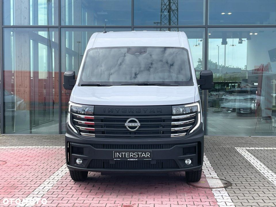 Nissan Interstar - 3