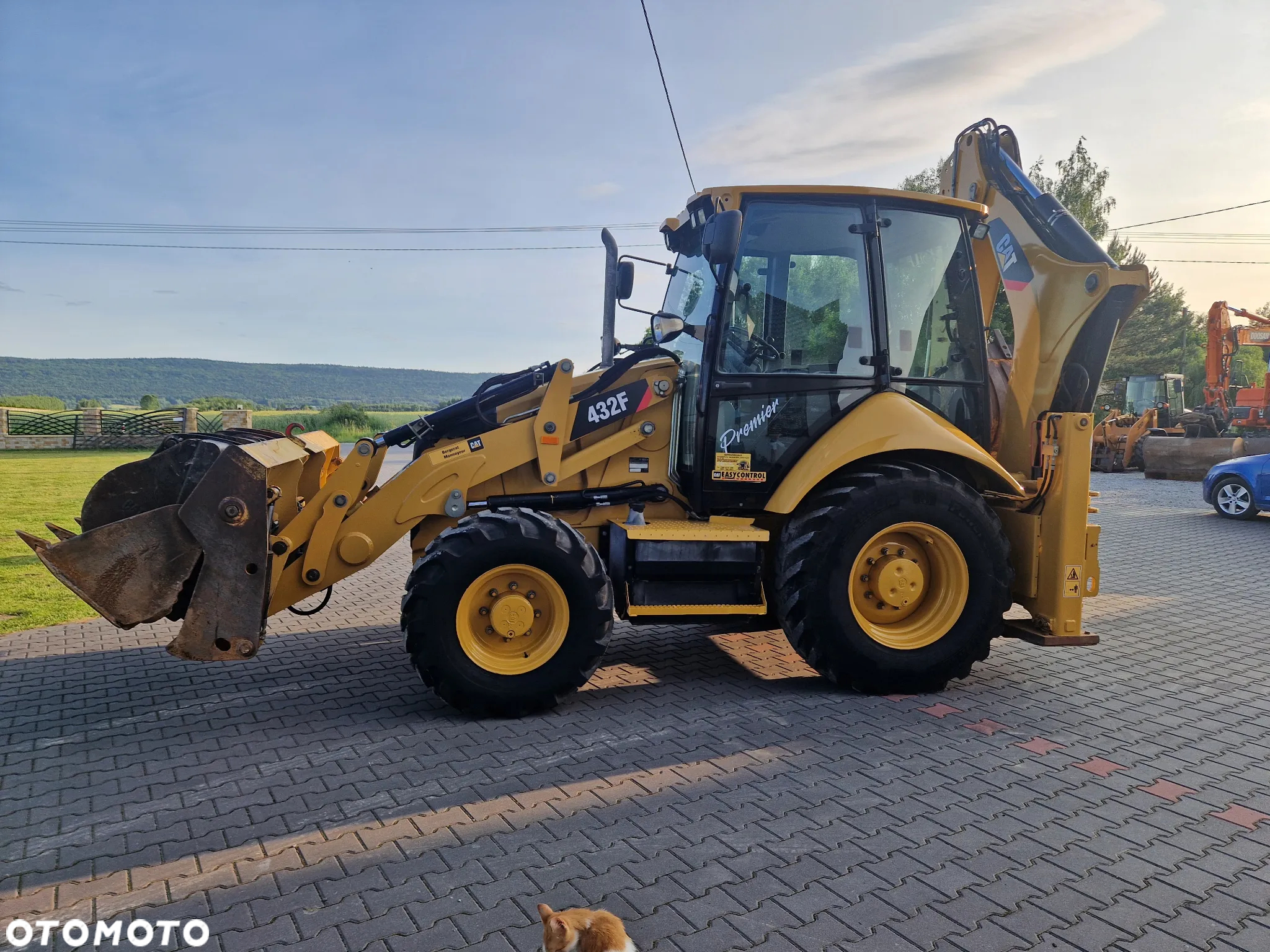 Caterpillar 432F - 11