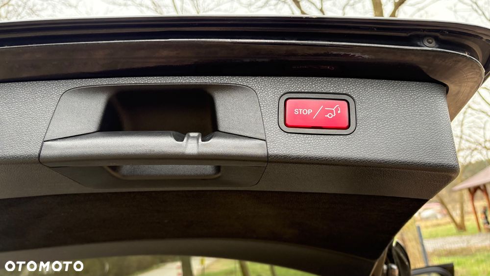 Mercedes-Benz Klasa E 220 d 4-Matic 9G-TRONIC - 17