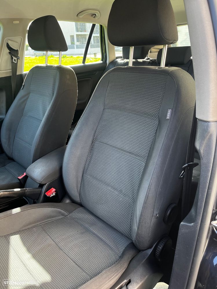 VW Golf Variant 1.6 TDi Highline DSG - 13