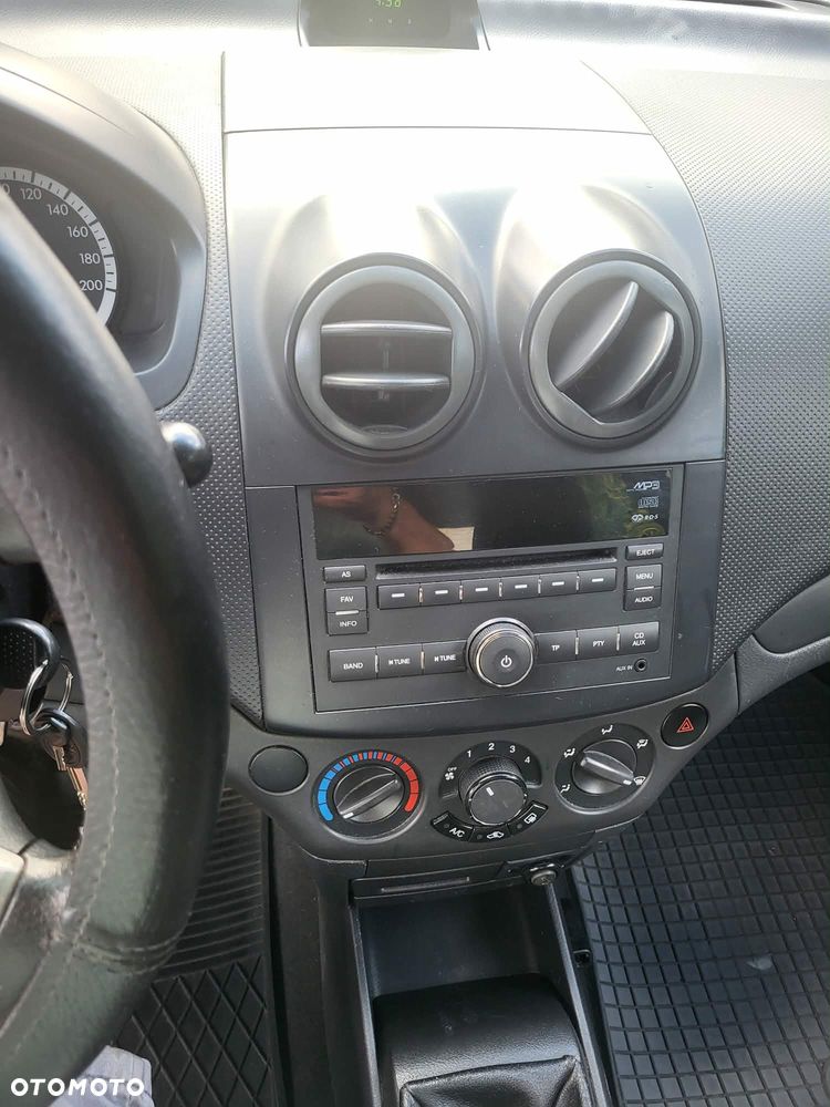 Chevrolet Aveo - 13