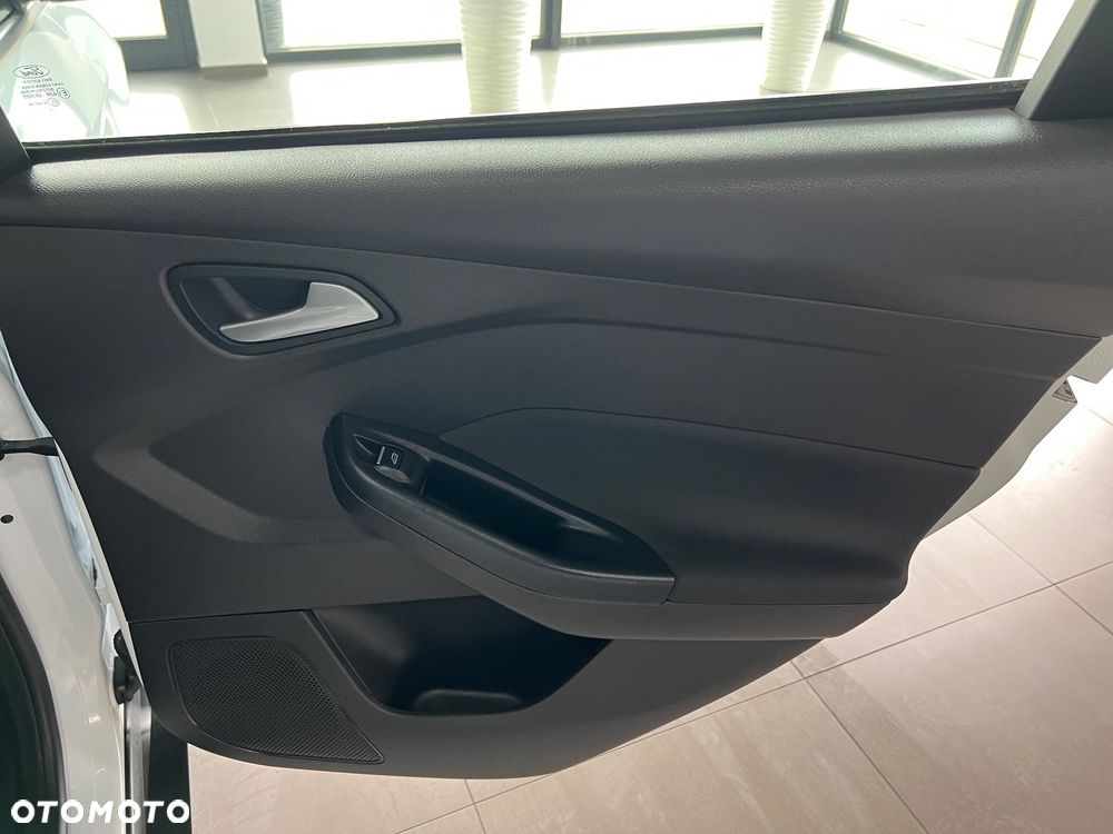 Ford Focus - 30
