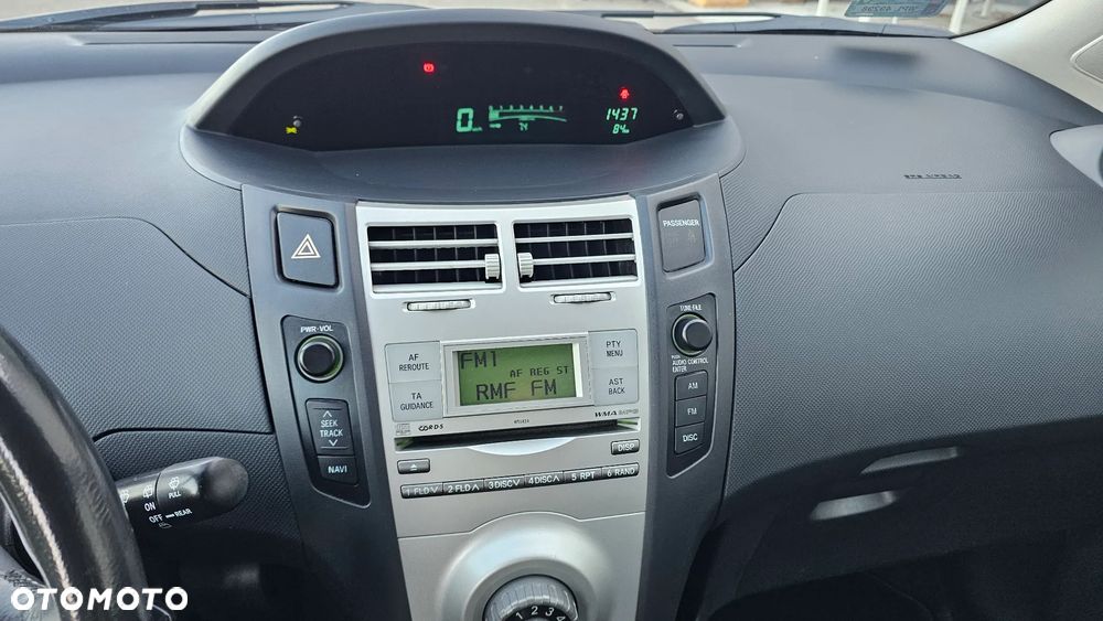 Toyota Yaris - 17