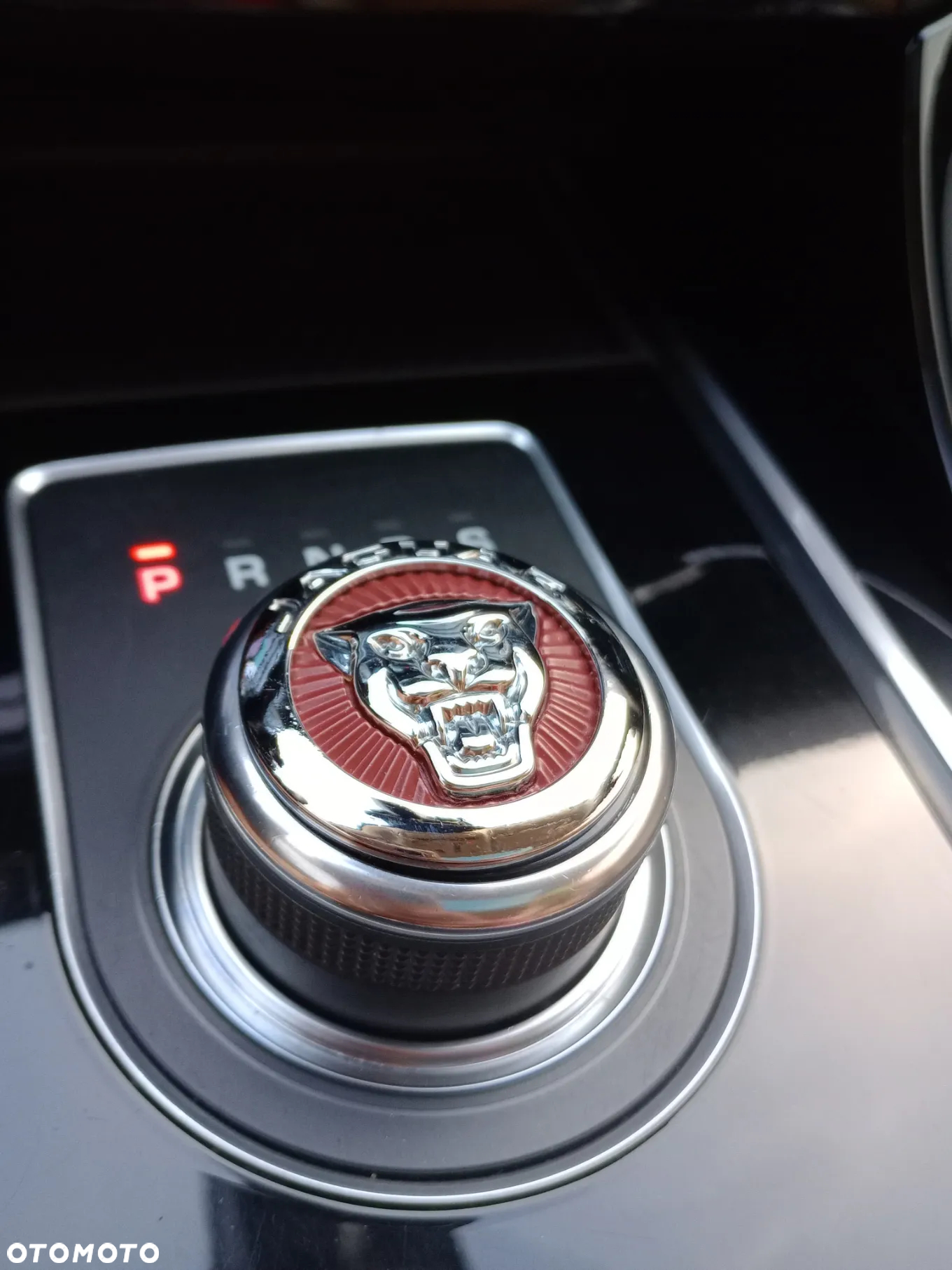Jaguar XE 25t AWD Prestige - 11