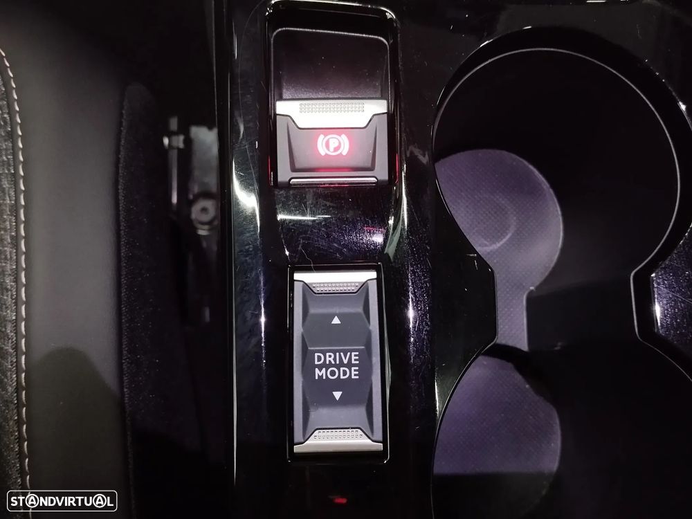 Peugeot 2008 1.2 Hybrid Allure e-DCS6 - 38