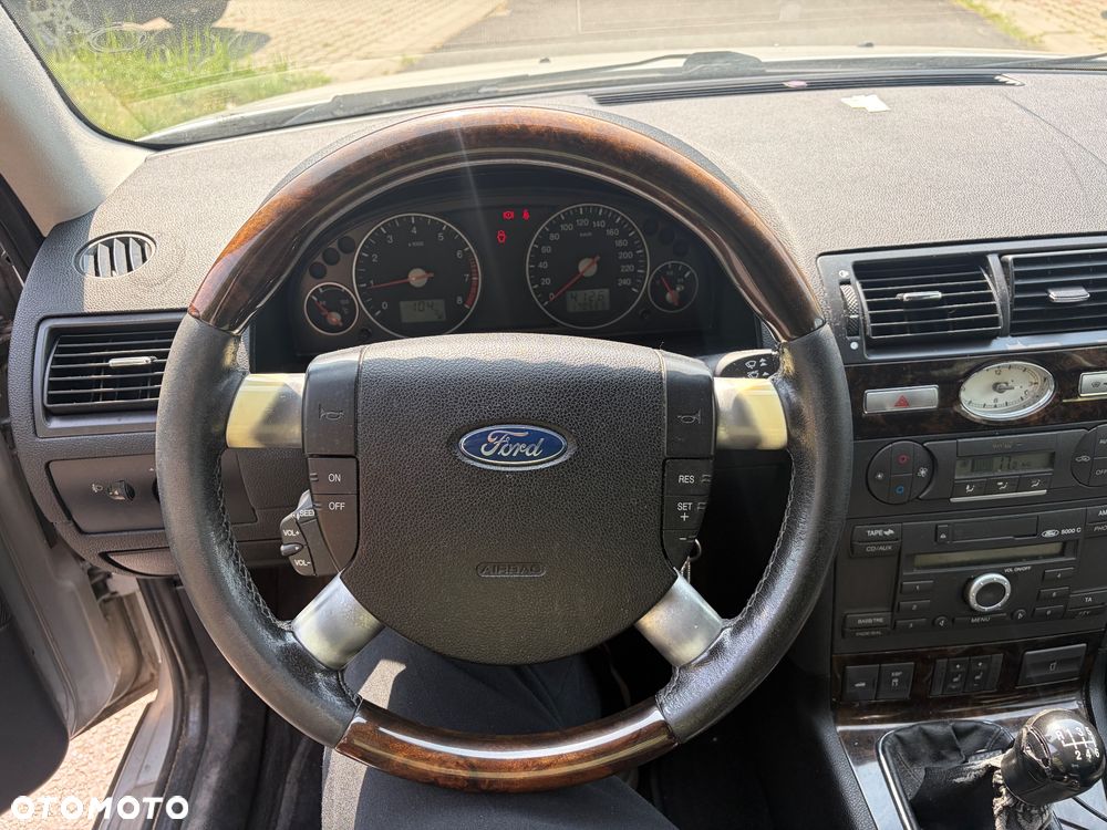 Ford Mondeo 1.8 SCi Ghia - 12
