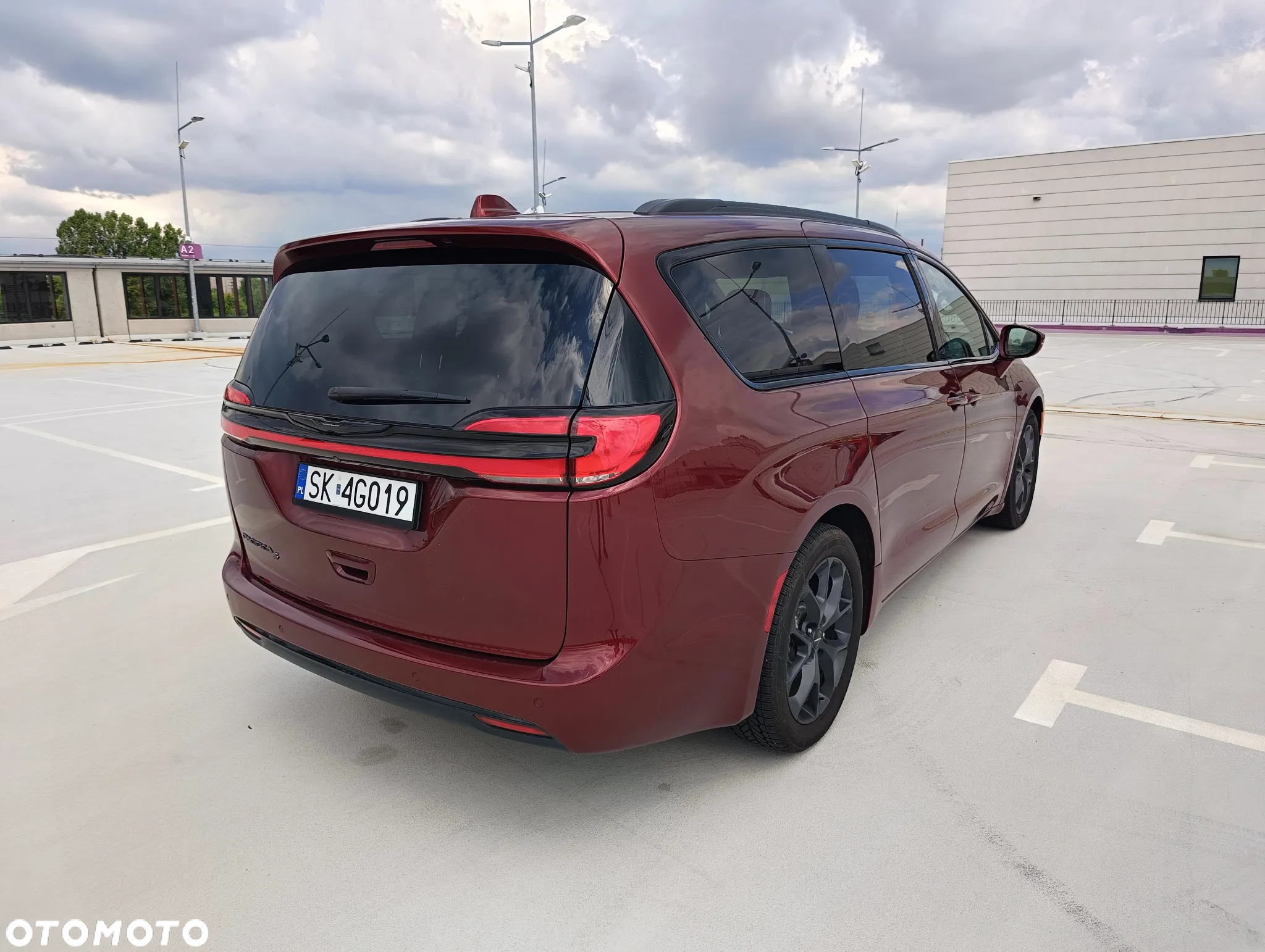 Chrysler Pacifica - 12