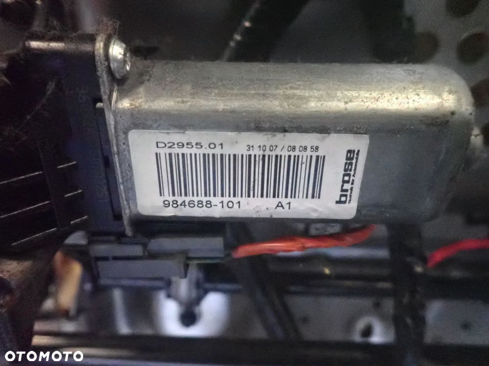 FOTEL PASAŻERA CHRYSLER GRAND VOYAGER V 2.8 - 6