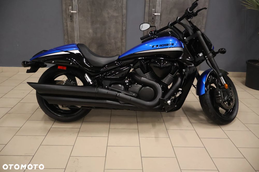 Suzuki Intruder - 11