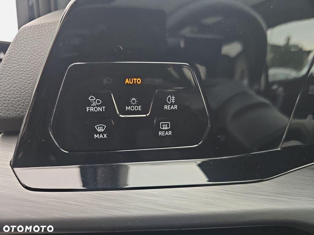 Volkswagen Golf 1.5 eTSI OPF DSG Style - 16