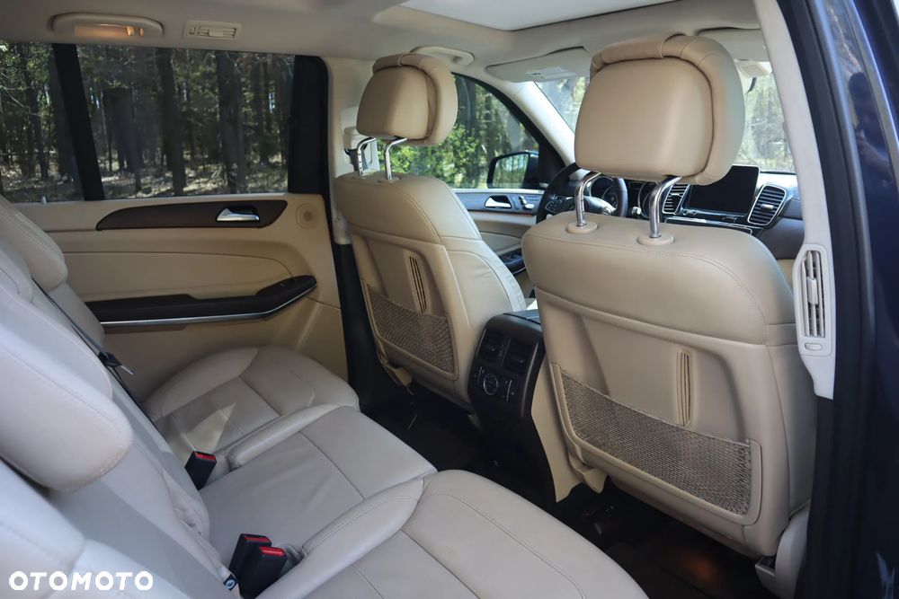 Mercedes-Benz GLS - 16