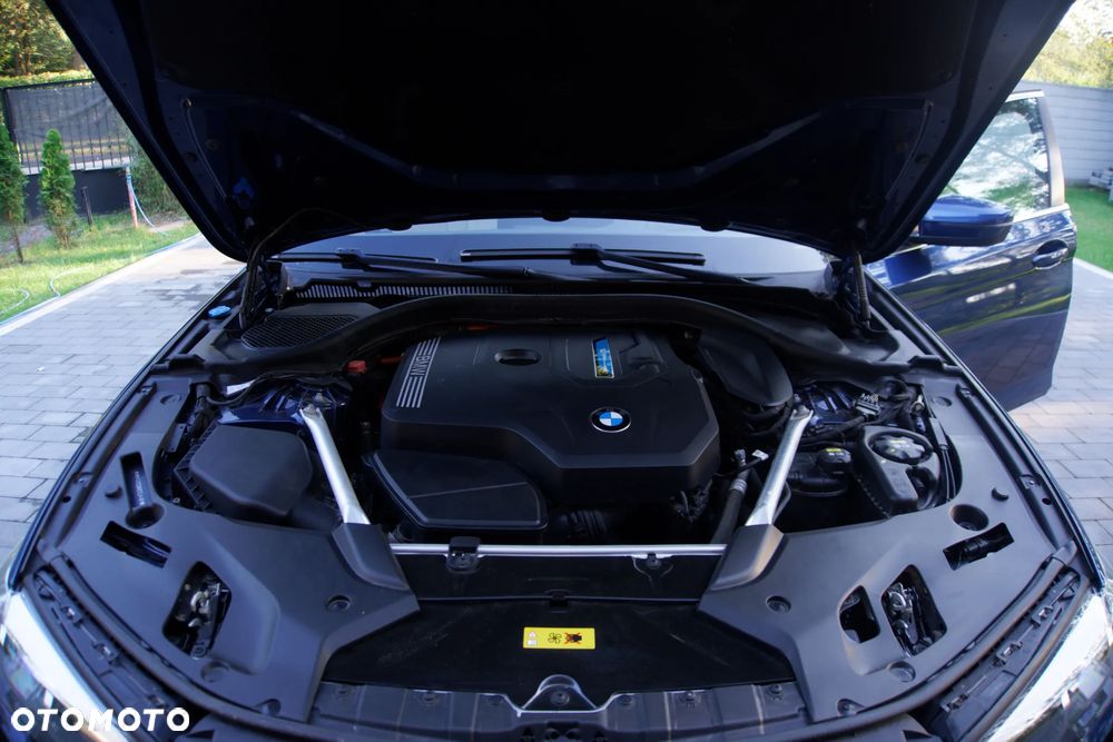BMW Seria 5 530e xDrive - 23