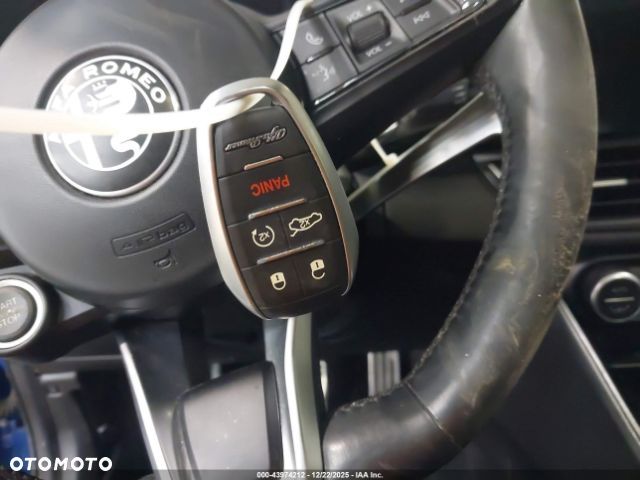 Alfa Romeo Giulia 2.0 Turbo 16V AT8-Q4 Veloce Ti - 16