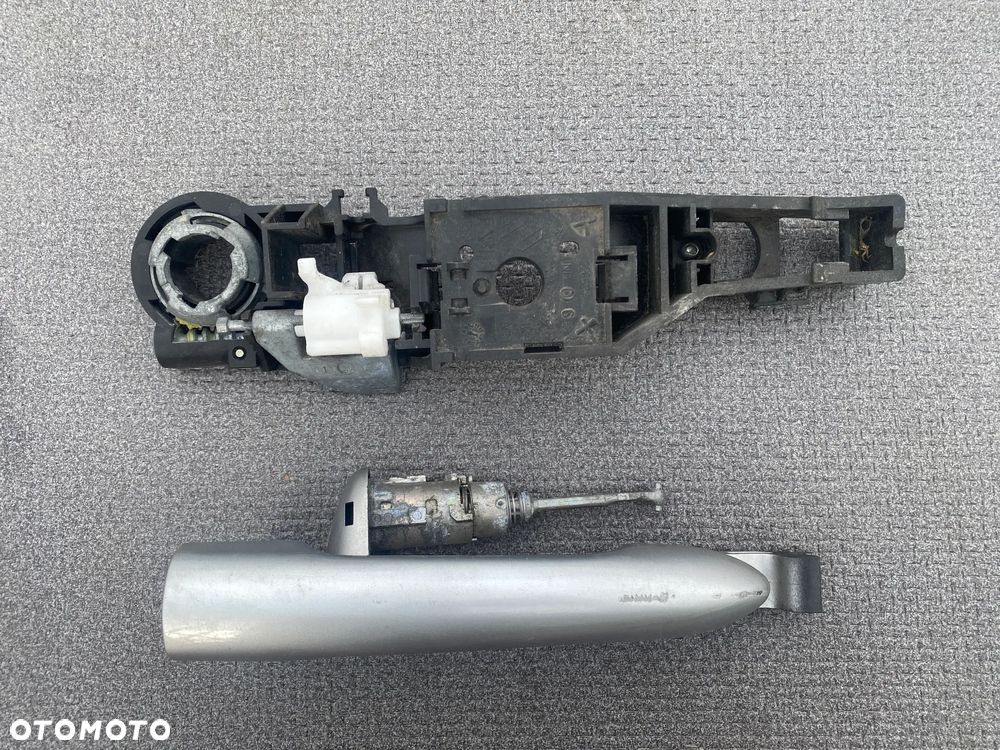 KLAMKA PRZEDNIA LEWA WKŁADKA RENAULT LAGUNA III KOMBI - 1