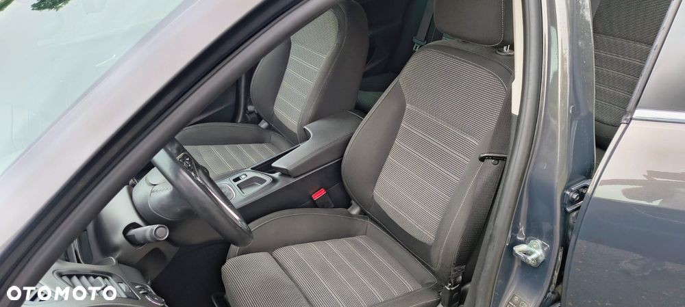 Opel Insignia - 10