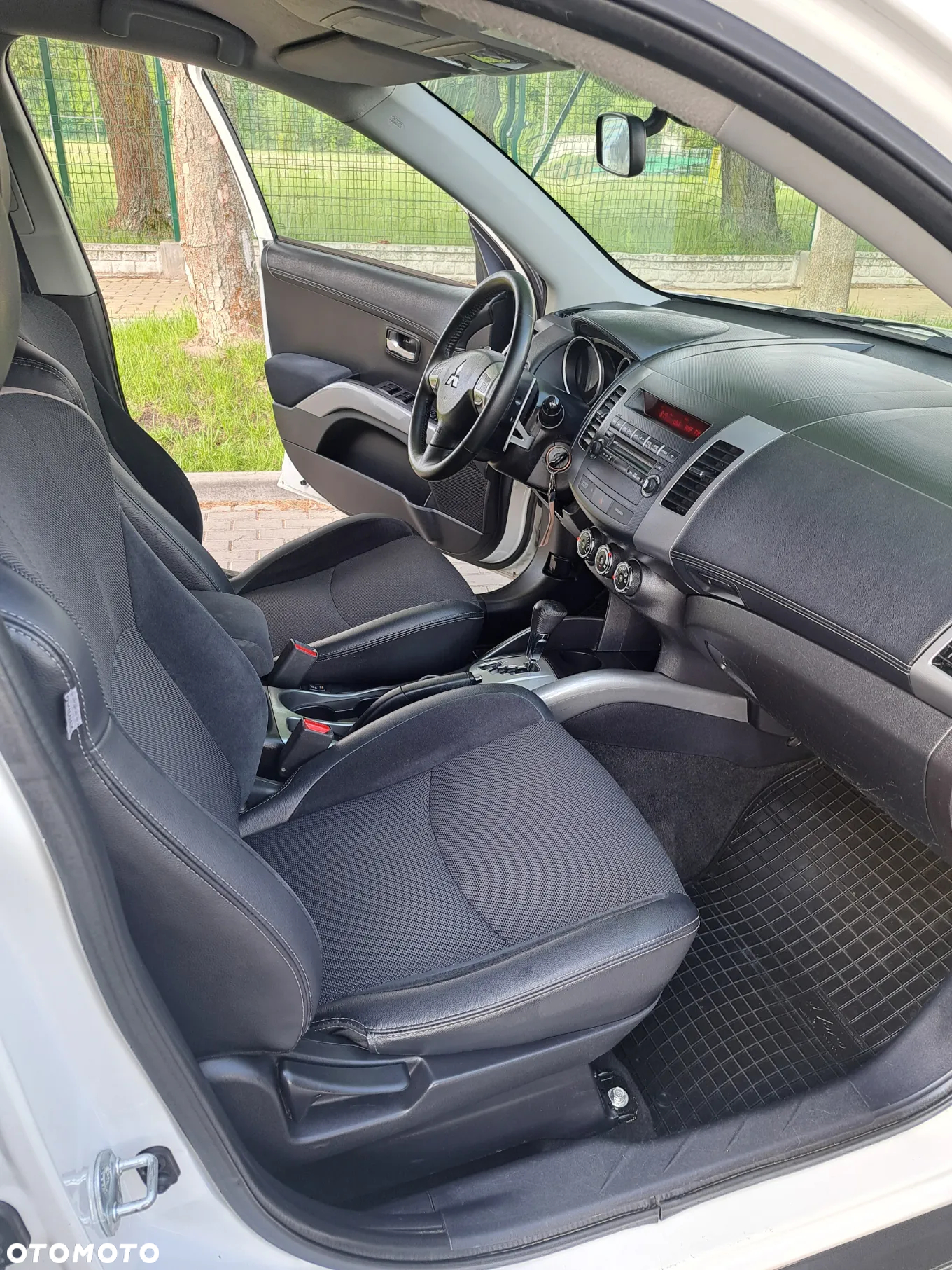 Mitsubishi Outlander 2.4 Instyle EU5 CVT - 21