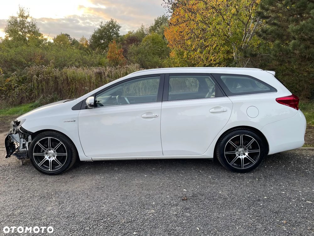 Toyota Auris 1.8 HSD Prestige NAVI - 6