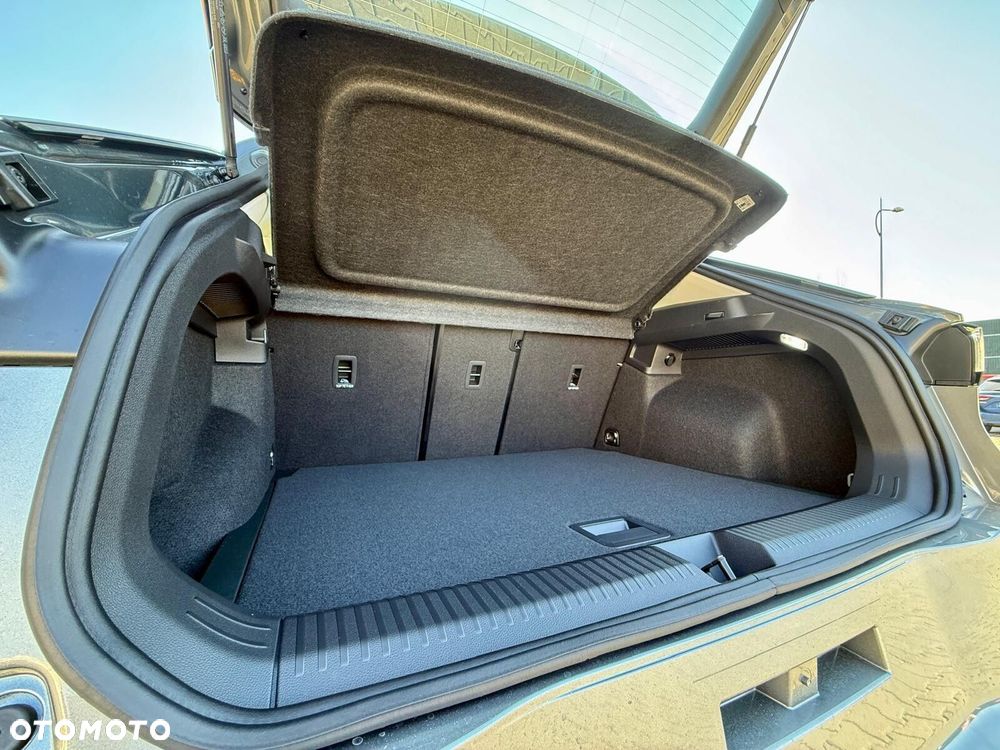 Volkswagen T-Roc 1.5 eTSI Life DSG - 32