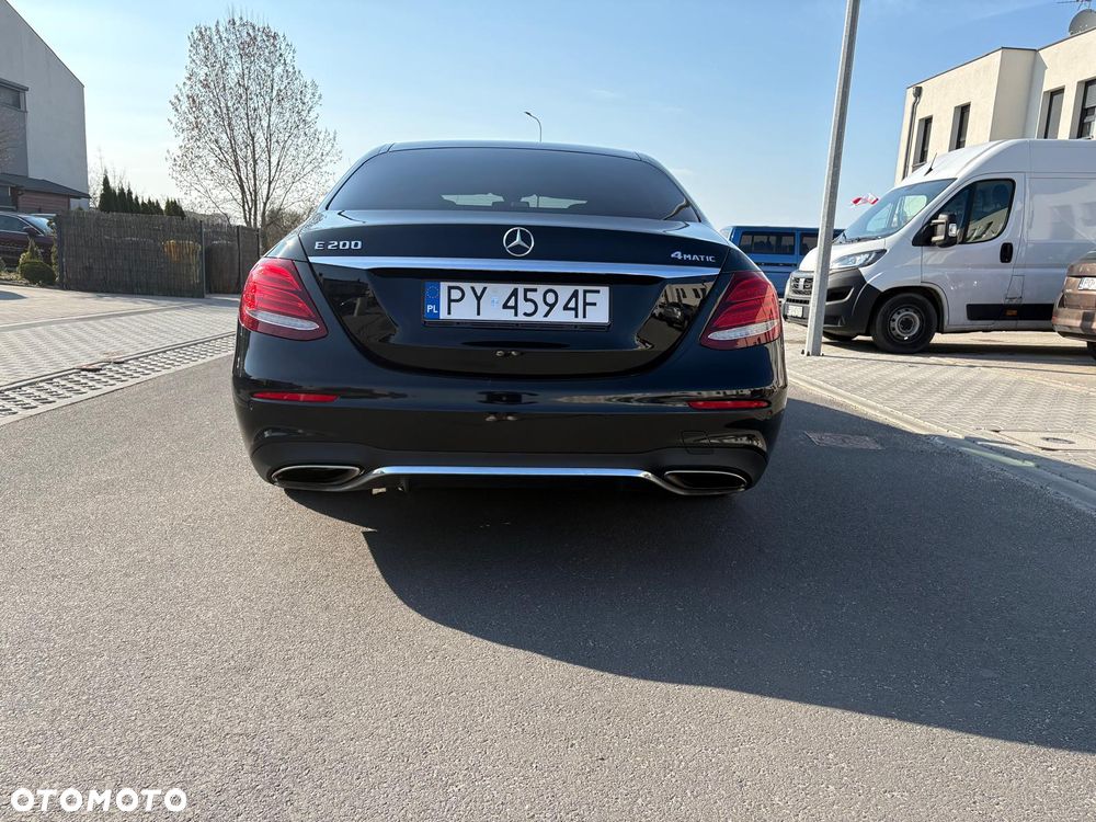 Mercedes-Benz Klasa E 200 4-Matic 9G-TRONIC - 10