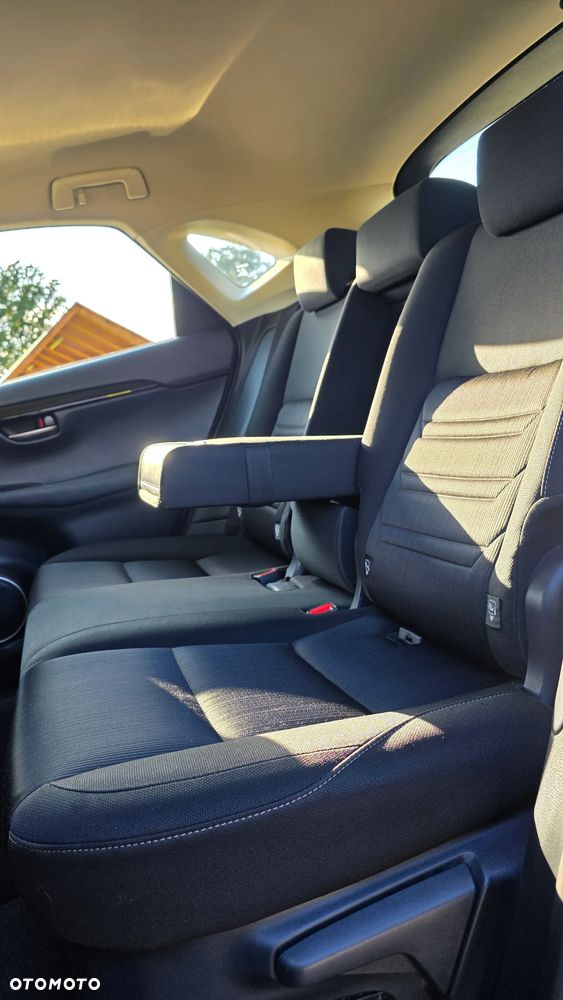 Lexus NX 300h Elite 2WD - 13