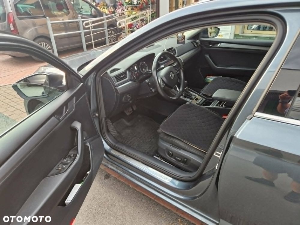 Skoda Superb 2.0 TDI 4x4 Style DSG - 8