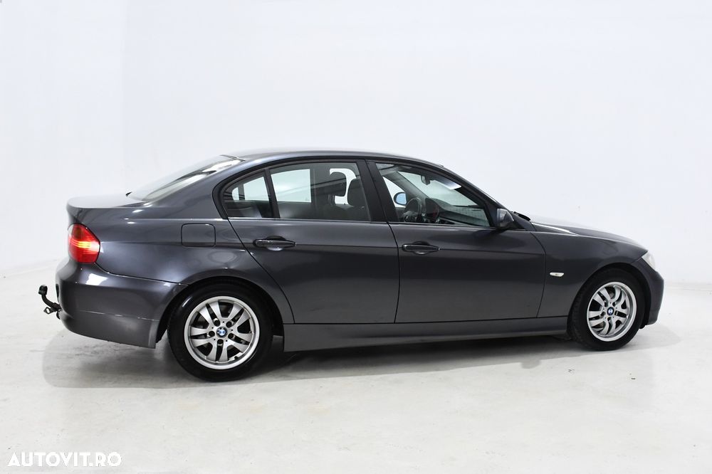 BMW Seria 3 318i - 6