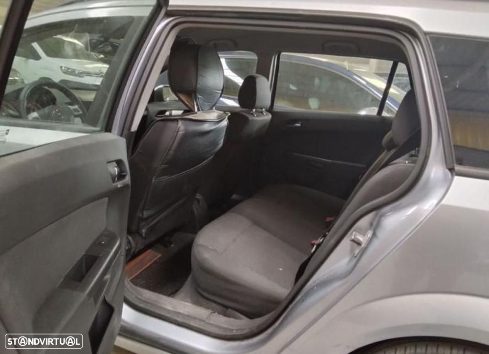 Opel Astra Sports Tourer - 4