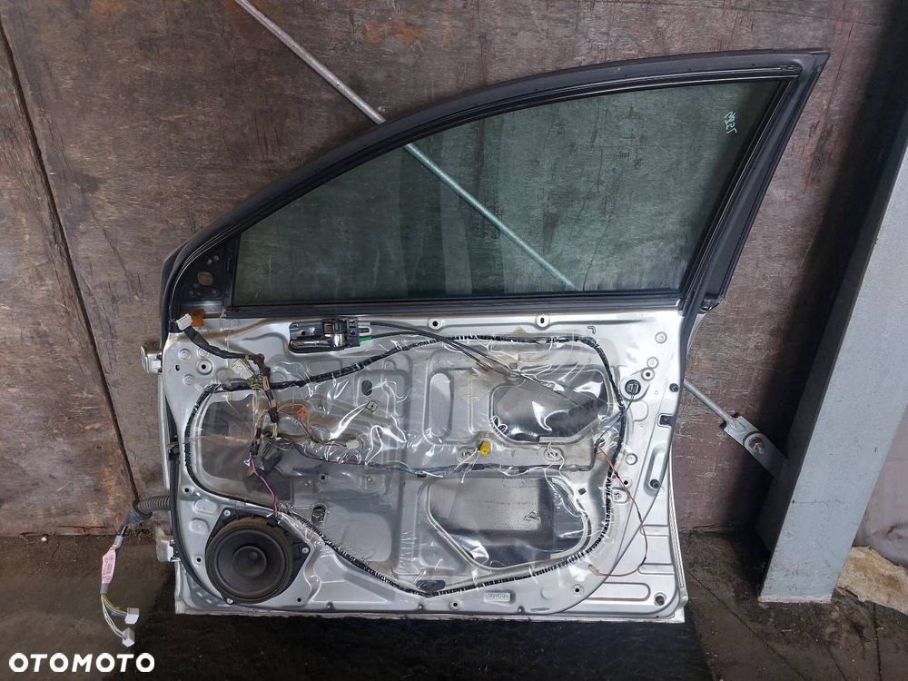 DRZWI KOMPLETNE PRAWY PRZÓD TOYOTA AVENSIS T25 1C0 - 3