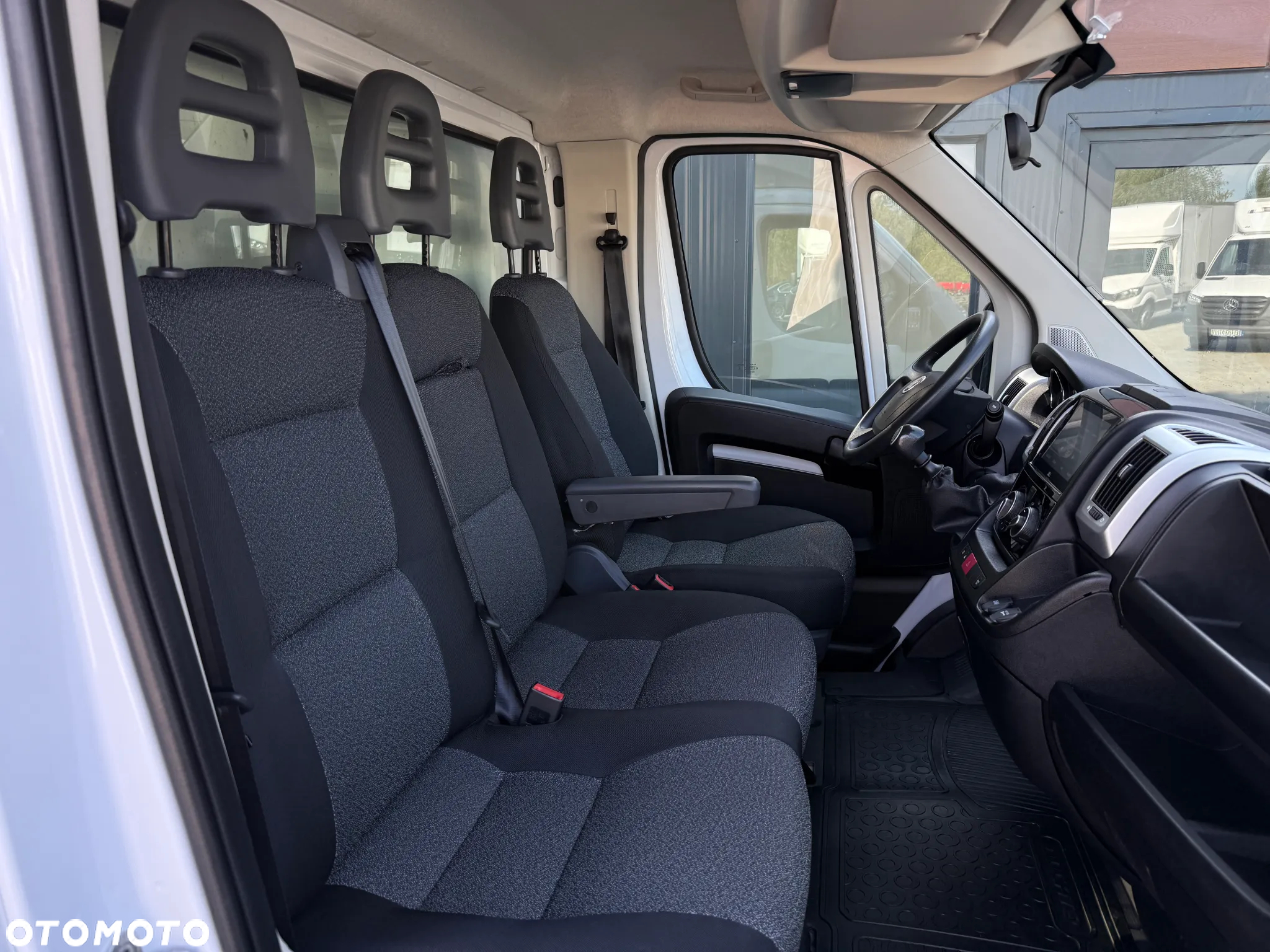 Fiat Ducato 2.3 140KM / Kontener 4,2m 8EP + Winda Dhollandia 750kg / 178.500KM / PO SERWISIE / ZAREJESTROWANY W PL - 26