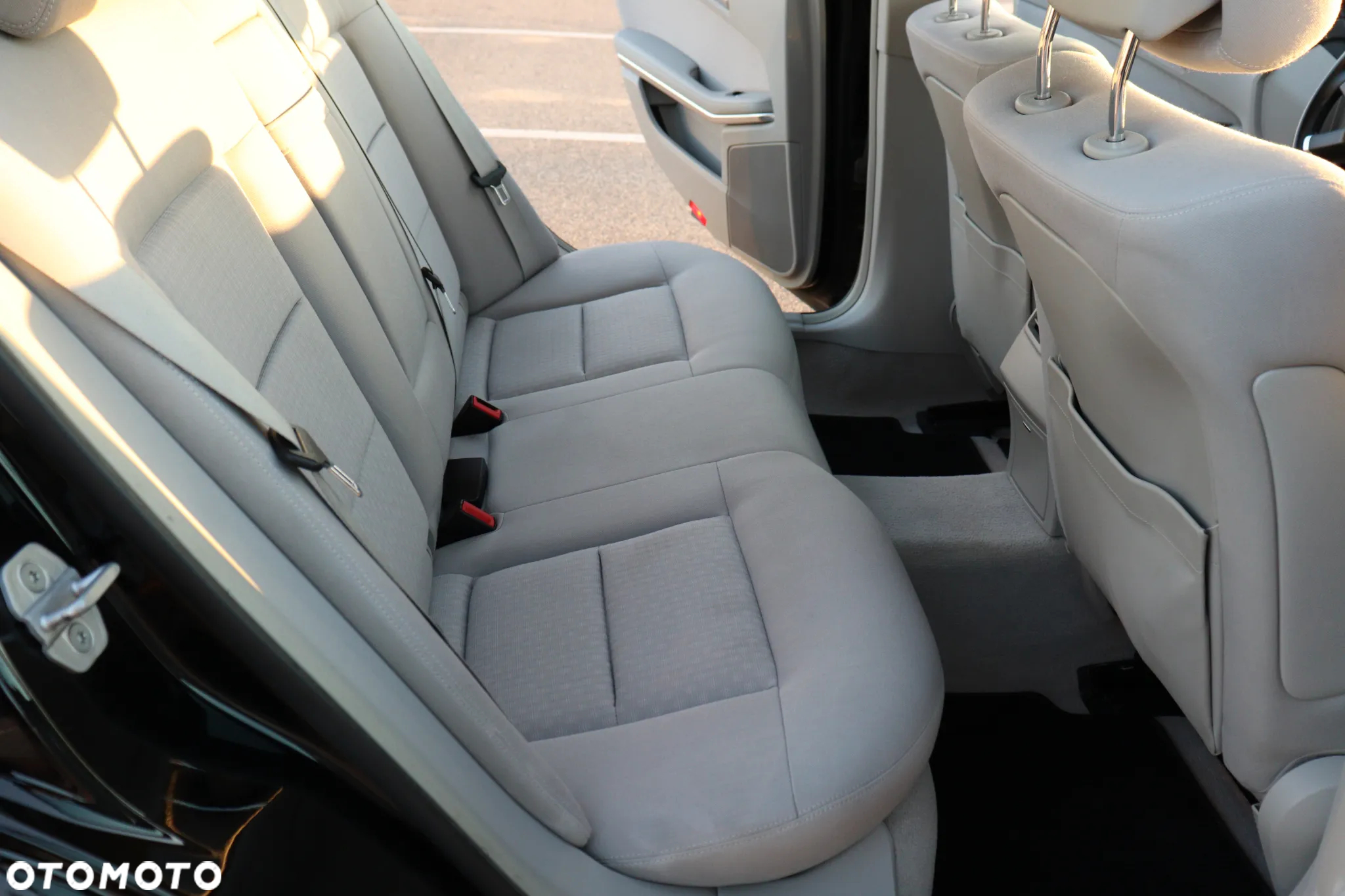 Mercedes-Benz Klasa E 200 CGI BlueEFFICIENCY 7G-TRONIC - 20
