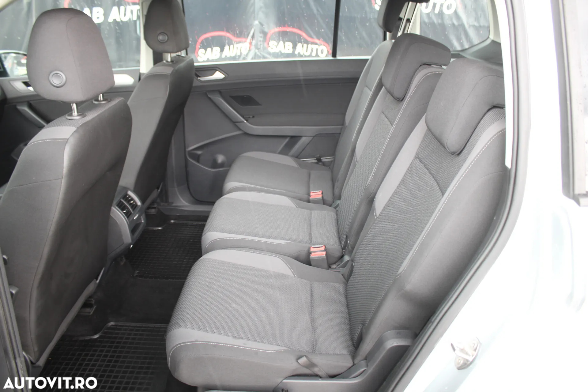 Volkswagen Touran 2.0 TDI DSG Comfortline - 13