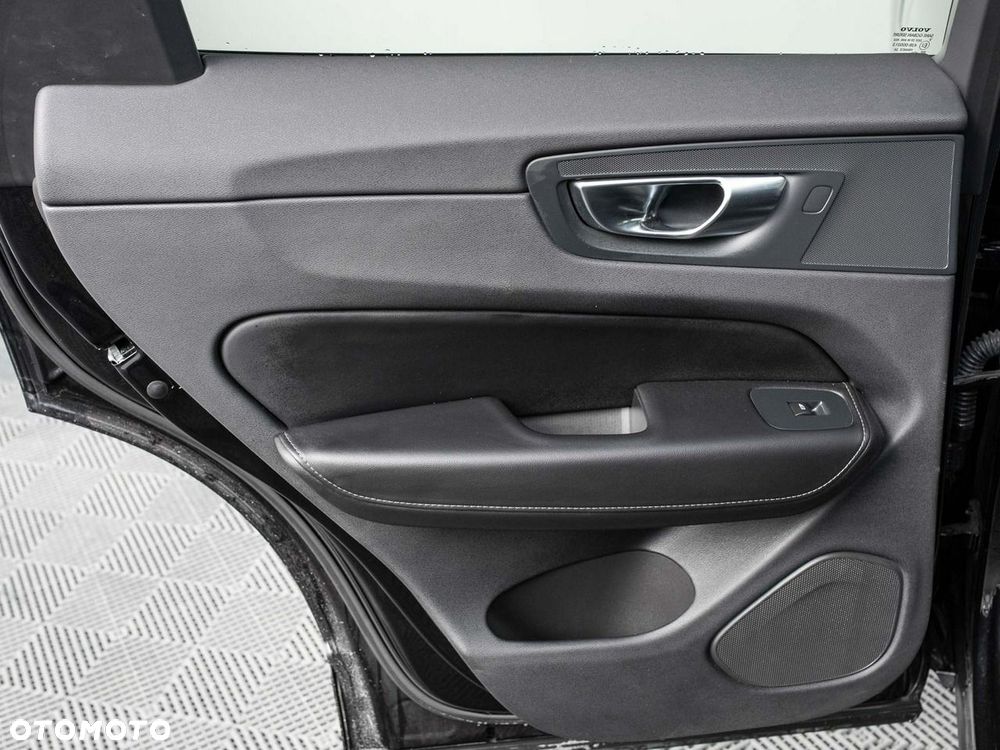 Volvo XC 60 - 25
