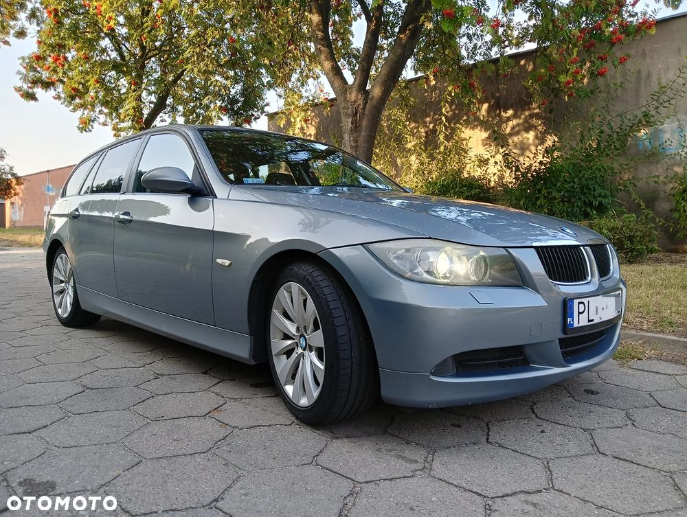 BMW Seria 3 320i - 3