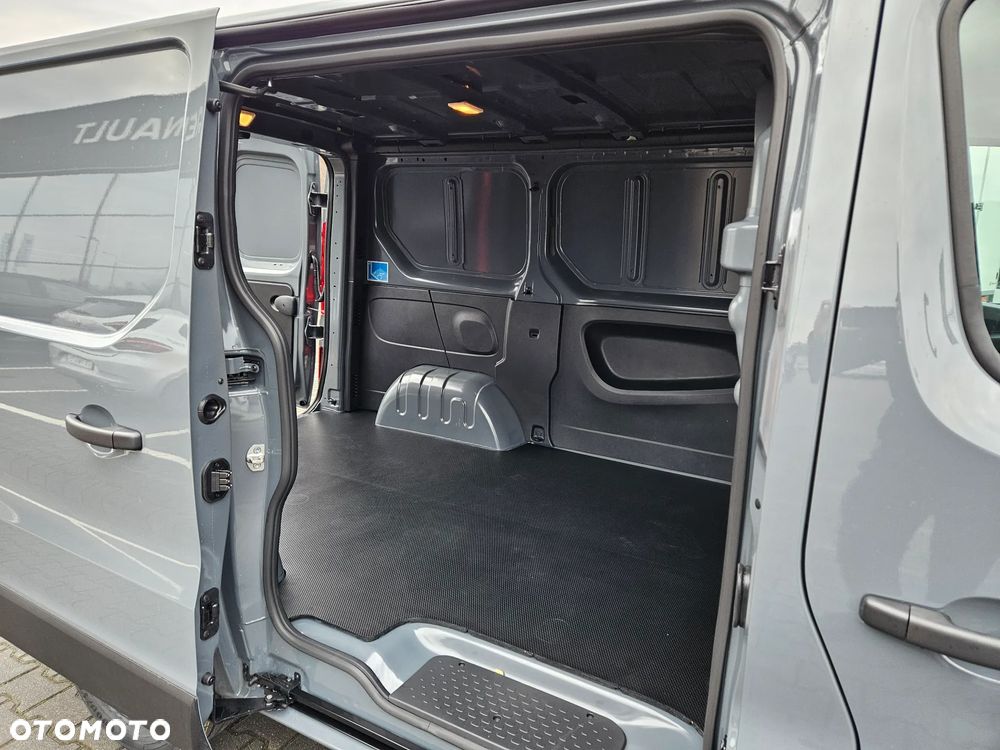 Renault Trafic L1H1 2.0dCi 150 KM AT9 - 8