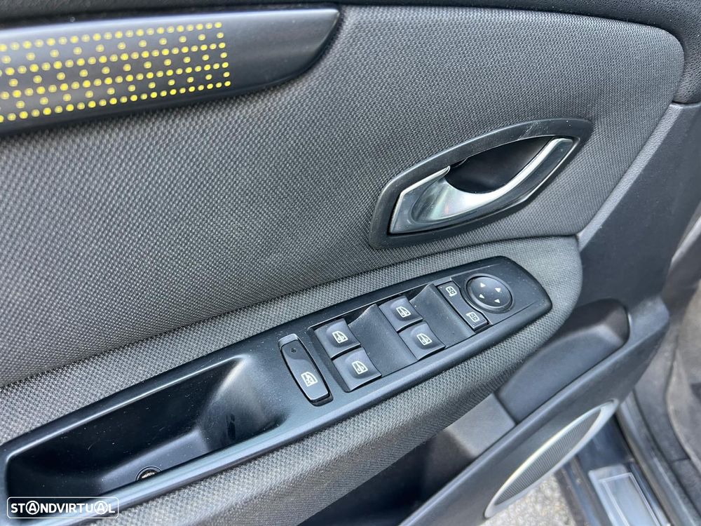 Renault Scénic 1.9 dCi FAP Dynamique - 18
