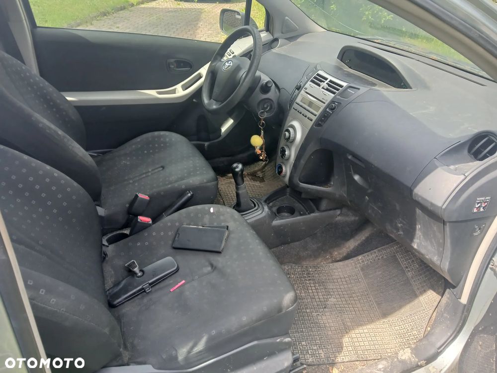 Toyota Yaris 1.0 VVT-i Luna - 4